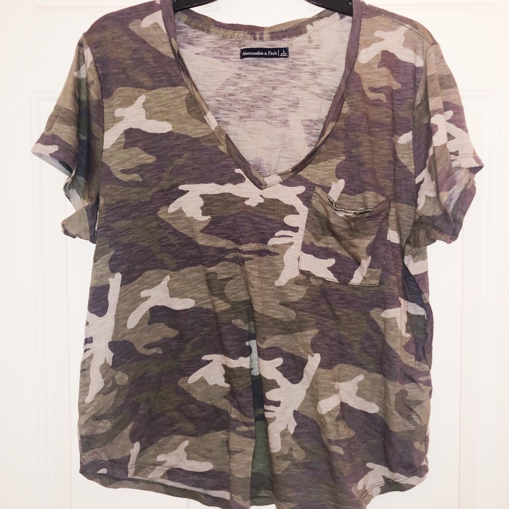 Abercrombie & Fitch Tee